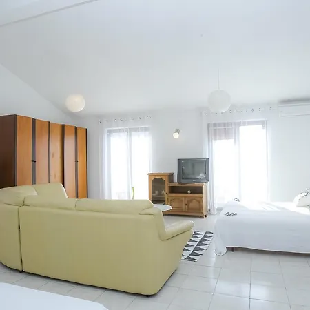 Amee Apartment *