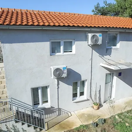 Amee Apartment